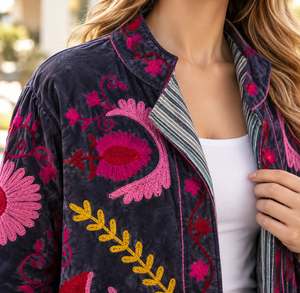 Chaqueta de terciopelo con bordado floral para mujer, abrigo de invierno acolchado estilo bohemio Suzani, ropa exterior étnica hecha a mano - Product Image 5