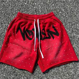 กางเกงขาสั้นผ้าสเวตเตอร์แบบลำลองของผู้ชายผ้าคอตตอนสีทึบลาย100% หินซีดจางพร้อมของตกแต่งพลอยเทียม - Product Image 3