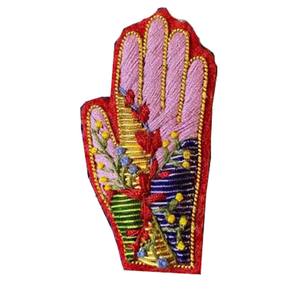 Broches blazer brodées à la main en fil métallique de lingot Logo personnalisé Matériau en tissu traditionnel Épingle de sûreté réutilisable Options à coudre/épingle à coudre - Product Image 1