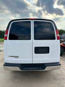 Chevrolet Express Cargo 2500 RWD 2021 Económico con Volante a la Izquierda/Derecha - Product Image 6