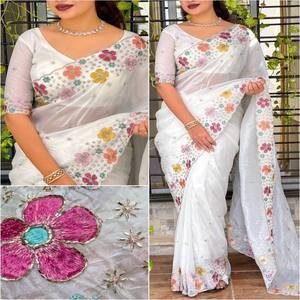 Sari Elegante de Seda Arrugada VASTRA COTTAGE con Lentejuelas, Cuentas Bordadas, Trabajo de Hilo Multicolor y Blusa Bordada con Malla Suave - Product Image 3