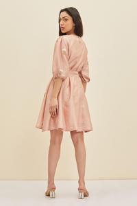 Robe sexy pour femme écologique Broderie florale Manches trois-quarts Élégant Style Boho Fait à la main Bouton Unique Tissu Naturel - Product Image 4