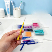 Boîte portable de 50 brosses interdentaires professionnelles à système push-pull pour le nettoyage des espaces interdentaires, adaptées aux appareils dentaires et à la santé bucco-dentaire