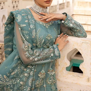 Livraison rapide Robes de style boutique pakistanaises Fabriquées en usine avec de lourds broderies et des travaux manuels Robe longue pour femmes pour mariage - Product Image 3