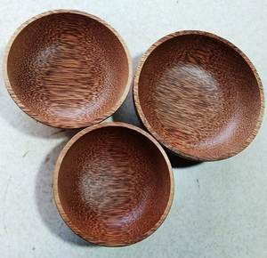 Bol de présentation en bois de coco de qualité supérieure pour la décoration de table et le service de table, fabriqué à la main avec soin au Vietnam - Product Image 4