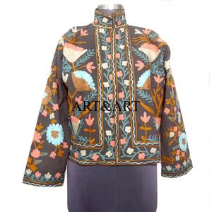 Veste d'hiver matelassée en coton de haute qualité pour femmes, broderie Suzani, design bohème - Product Image 4