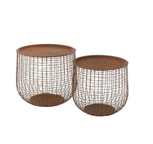 Juego de diseño clásico de 2 escritorios de hierro fundido, diseño de malla de alambre, acabado rústico duradero, adecuado para configuraciones de oficina modernas - Product Image 1