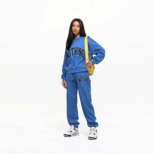 Sudadera negra Varsity de gran tamaño de alta calidad para hombres y mujeres con ajuste relajado y tela cómoda - Product Image 4