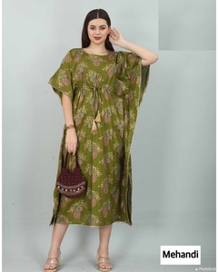 Fourniture d'usine en gros de vêtements indiens et pakistanais caftan de designer en rayonne imprimé or pour femmes au prix d'exportation - Product Image 2