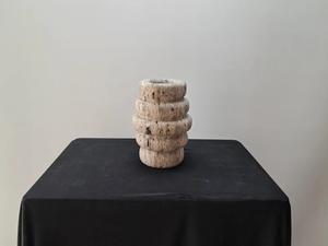 Jarrón de Anillo de Piedra de Travertino Hecho a Mano, Diseño Escultural Moderno, Textura Natural, Pieza Decorativa Duradera para una Decoración del Hogar Elegante - Product Image 5