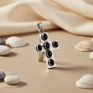 Pendentif croix en or rose et argent avec pierres d'onyx noir, plaqué rhodium, charme religieux pour hommes et femmes - Product Image 3