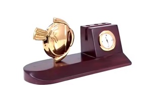 Porte-stylo en métal Offre Spéciale Porte-cartes en bois Horloge pour le bureau ou les professionnels et les entreprises disponibles au meilleur prix - Product Image 3