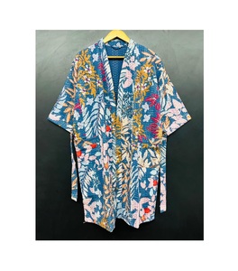 Chaqueta acolchada ecológica única para mujer, Kimono Kantha hecho a mano indio, ropa de invierno, regalo de algodón 100% para ella - Product Image 1