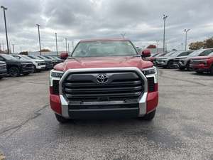 Pick-up pleine grandeur tout-terrain pour Tundra Hybrid Limited HV CrewMax Cab 4WD, transmission automatique, conduite à gauche, cuir - Product Image 3