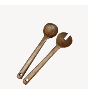 Ensemble de serveurs à salade en bois naturel à long manche durable personnalisé en 2 pièces pour une utilisation à la maison et au restaurant - Product Image 2