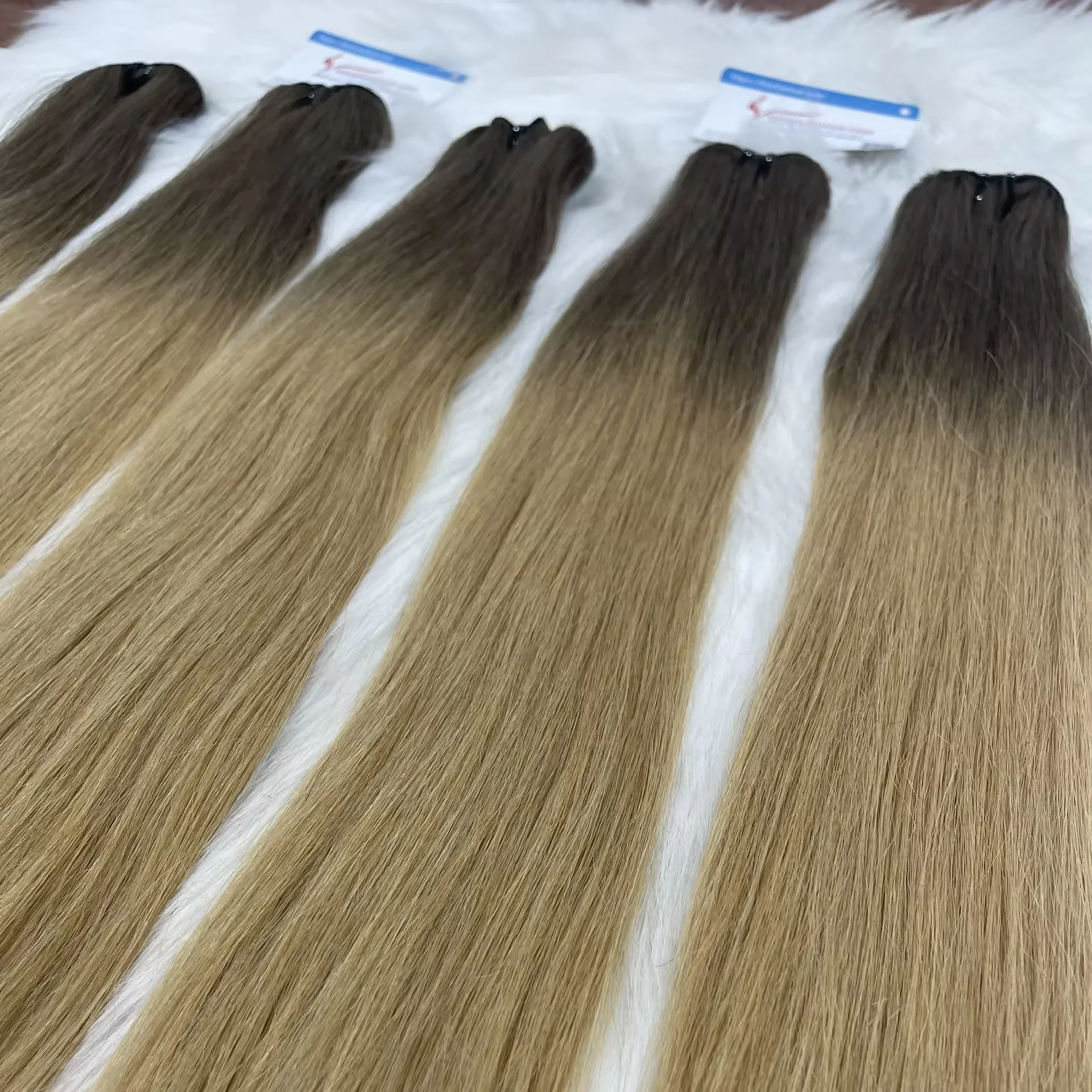 Penjualan terlaris kelas tertinggi 12A super drawn ganda warna Ombre pakan sangat berkilau 100% rambut wanita Vietnam