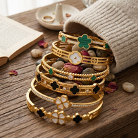 Gelang Liontin Fashion Mewah Berbentuk Semanggi Lima Daun, Set Perhiasan Liontin Fashion Pembawa Keberuntungan