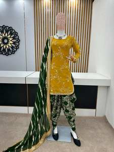 Trajes Patiala de Georgette de Diseñador, Listos para Usar, con Bordado Pesado, los Más Populares de FABZONE, para Bodas y Fiestas Indias - Product Image 3