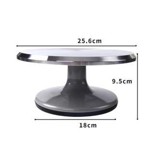 Support à gâteau en aluminium robuste avec pieds antidérapants et surface polie pour des présentations de desserts sûres et élégantes - Product Image 2