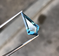 Topaze bleue de Londres naturelle, forme de losange, forme de cerf-volant, forme fantaisie, pierre précieuse facettée, vente en gros, prix de gros, fabrication de bijoux