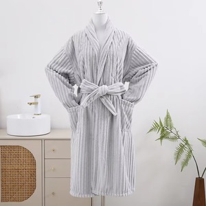 เสื้อคลุมมีกระเป๋าสำหรับผู้หญิงผ้าฟลีซเนื้อนุ่มสำหรับฤดูหนาว - Product Image 4