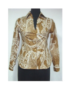 Chemise à imprimé floral rouge léger en coton avec col basique ouverture sur le devant avec bouton et cape coupe princesse manches courtes - Product Image 4