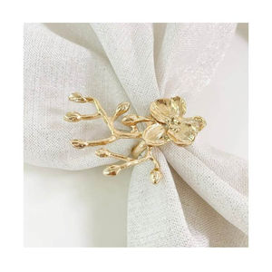 Fabricant moderne personnalisé aluminium moulé design métal plaqué or rond de serviette pour mariage Table à manger décoration de fête - Product Image 1