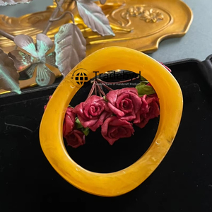 Tradebyd-Bracelet en résine de style ado fait main pour les looks de tous les jours - Product Image 1