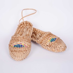 Pantoufles unisexes en jacinthe d'eau avec logo personnalisé de la plus haute qualité, pantoufles plates de premier choix pour un usage quotidien - Product Image 1