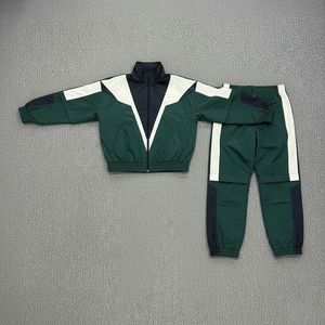 Trajes deportivos cortavientos para hombre con estampado de logotipo personalizado Conjunto de 2 piezas Chaqueta y pantalones de chándal Conjunto de chándal cortavientos de retazos de nailon - Product Image 6