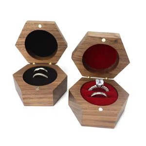 Proposition de fiançailles mariage Unique en bois et boîte à bagues à bijoux faite - Product Image 3