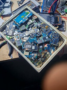 Carte mère de téléphone portable E$T modèle 008/3813 avec composants dorés, prête à l'exportation - Product Image 5