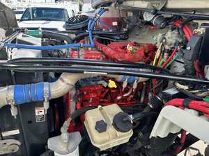 Camion tracteur routier haute performance 6x4 avec cabine couchette, véhicule de transport de marchandises diesel - Product Image 3