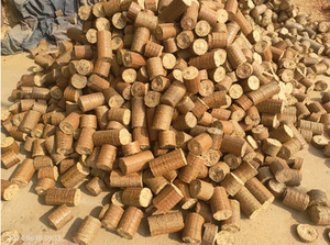 Briquettes écologiques (90 mm de diamètre, 8 pouces de longueur) en sciure de bois et déchets agricoles pour un combustible renouvelable et propre - Product Image 2
