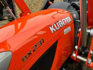 Kubota BX231 Tracteur compact diesel 23HP Tracteur sous-compact polyvalent pour l'aménagement paysager - Product Image 5