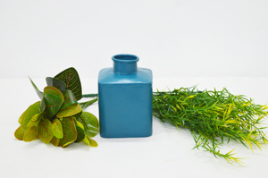 Chaude Mini Bouteille Forme Bleu Couleur Vente Chaude Poudre Enduit Premium Style Fantaisie Fleur Vase Luxueux Style Vase pour Luxures Maison - Product Image 4