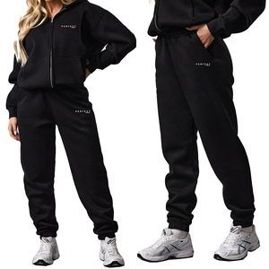 Ensemble de survêtement d'hiver noir premium 2026 pour femme, avec pantalon droit, sweat à capuche zippé et pantalon de survêtement à logo personnalisé - Product Image 3