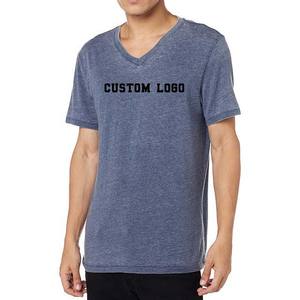 Camiseta 100% de algodón con cuello en V para hombre, camisetas holgadas de tela transpirable teñida lisa con patrón sólido de estilo callejero para hombre - Product Image 1