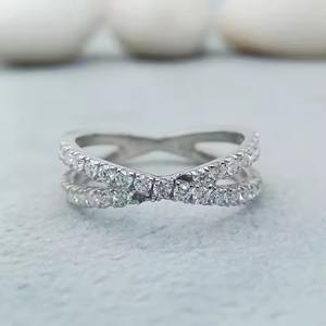 Bague de fiançailles solitaire fantaisie personnalisée en or 18 carats, argent, moissanite, cadeaux de satisfaction du cœur pour anniversaire - Product Image 1