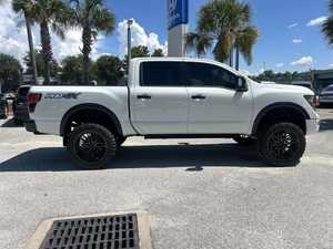 Big White 2025 Essence Atmosphérique PRO-4X Double Cabine 4x4 (Occasion Excellent État) Démarrage à Distance Remorquage - Product Image 3