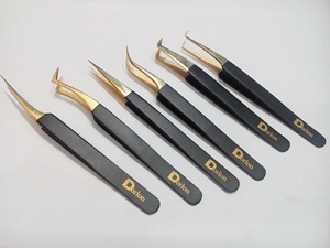 Pinzas de pestañas recubiertas de color negro con logotipo personalizado con puntas chapadas en oro, pinzas de extensión de pestañas de acero inoxidable - Product Image 6