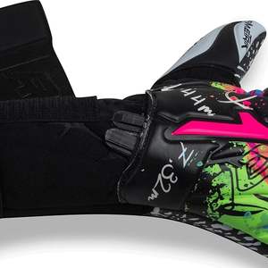 Guantes de portero de alta calidad Guantes de revés de PU con protección de liquidación mejorada Mejor agarre para uso al aire libre - Product Image 4