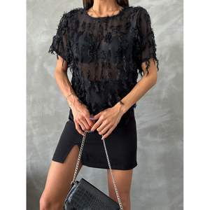 Blusa con Flecos Brillantes para Mujer Topshow en Negro, Blusas y Camisas al por Mayor - Product Image 2