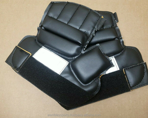 ถุงมือ MMA หนังคุณภาพสูง - เป็นมิตรกับสิ่งแวดล้อมและระบายอากาศได้ดี พร้อมสายรัดแบบ Hook and Loop สำหรับการฝึกซ้อม ซ้อมต่อยมวยไทย คิกบ็อกซิ่ง และการฝึกซ้อมแบบ Grappling - Product Image 5