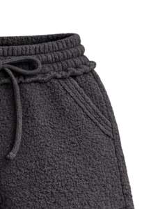 Shorts en molleton sherpa noir personnalisés par le fabricant, confortables et doux pour femmes, vêtements de détente en peluche, taille élastique avec cordon de serrage, décontractés, confortables pour l'hiver - Product Image 3