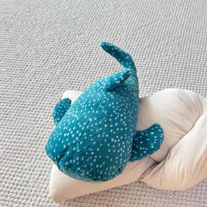 Peluche Requin Baleine Giffrey de British Jelly Cat, brodée, en coton PP, confortable, pour enfants, cadeau d'anniversaire idéal, coussin de canapé - Product Image 4