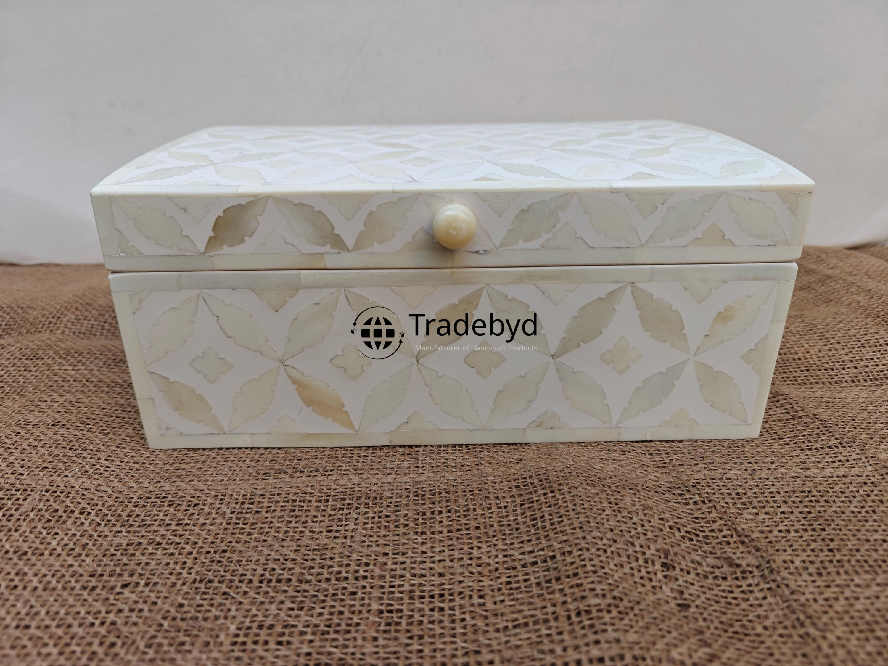 Available in different Colors