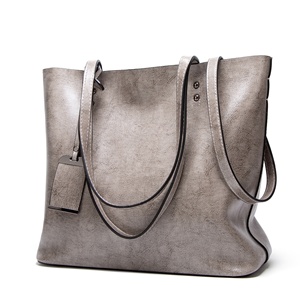 Sacs pour femmes de haute qualité, à la mode, grande capacité, sacs rétro, sacs en cuir à rivets, sacs pour femmes, sacs en similicuir, sacs à bandoulière pour femmes - Product Image 4