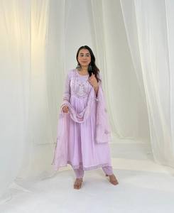 Trendy Mul Chanderi <b>Kurti</b> with Dupatta Ethnic Designer Ensemble for Wedding Party & Festival Events Quick Dry - Product Image 2