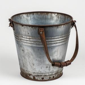 Maceta de cuero galvanizado vintage con bordes pulidos de latón, artesanía artesanal que ofrece acento decorativo para interiores y estilo - Product Image 6